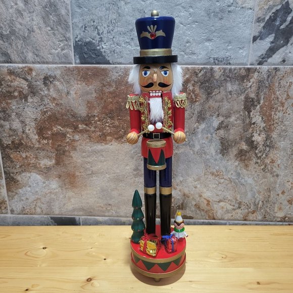 Wooden Nutcracker Drummer on Pedistool Gifts Tree Blue Red - Picture 1 of 13